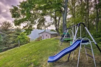 Private Blue Ridge Home w/ Mountain Views, Hot Tub - parking