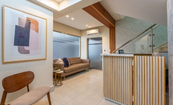 Hotel Stay Here Suites - Housity