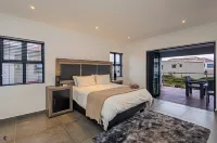 Dalton's, Langebaan, 10-Sleeper