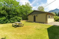 Richca Chalets Resort Hotels in Hope