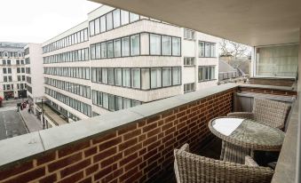 Bright 2-Bed Flat Near St Paul’s