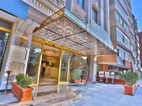 Hotel Emirhan Palace | Avcılar İstanbul Lüks Konaklama Florya Atatürk Deniz Köşkü Ve Sosyal Tesisleri (TBMM) yakınındaki oteller