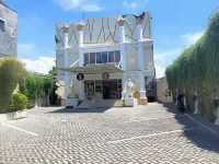De'Pratnya Hotel Hotel dekat Taman Kilisuci Pare Kediri