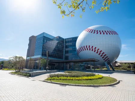 Fame Hall Garden Hotel Отели рядом с достопримечательностью «Тематический парк для малого народа»