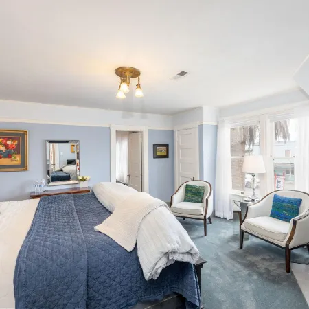 Nantucket Whale Inn, Half Moon Bay