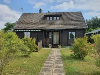 Villa w Open Fireplace and big Plot 5 min From the sea Hotels in 