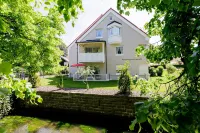 Haus am Mühlenweg - modern und lichtdurchflutet Hotels near Spielplatz