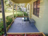 Fenced yard lots of Parking for trailer close to beach 4 bedrooms Edgewater Hotels in Edgewater