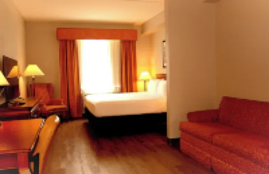Staywell Inn & Suites Hotels near Budweiser Gardens
