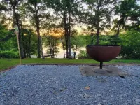 Completely renovated lakehouse with all the extras Hotels in Benton County