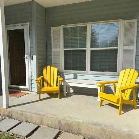 Crabby Nav's Retreat: 3-bedroom house in charming Pawleys Island with WiFi, AC
