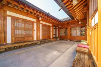 Jeonju Deoksugung Hanok Stay