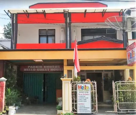 Hello Guest House Bukittinggi Отели рядом с достопримечательностью «Bukittinggi Clock Tower»