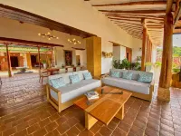 Santa Sofia Casa Boutique - parking