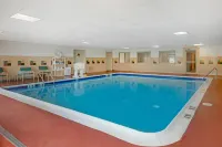 Quality Inn & Suites Wellington - Fort Collins - Pools