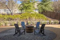 Spacious 4BR RanchHome w/2FirePits