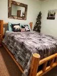 Quaint Cabin Viewing Shadow Mountain Lake, Mountain Views and Lake Access nearby
