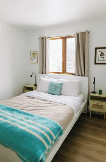 Bright Two Bedroom Suite with Private Entrance and Deck Near Downtown Golden