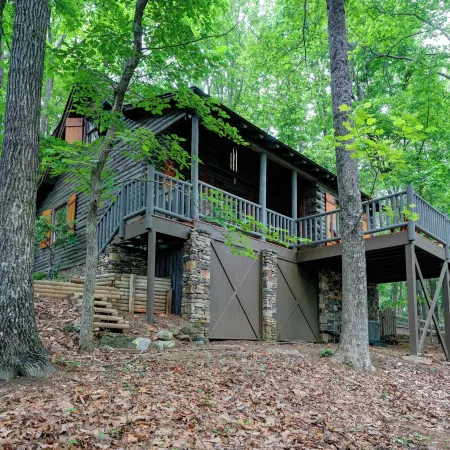 The Guest House Historic Cabin in Big Canoe