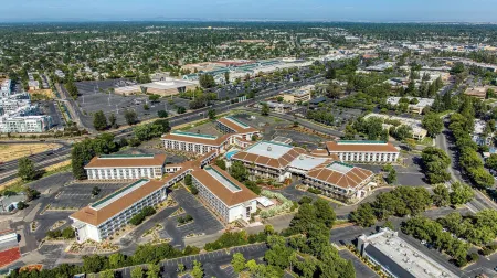 DoubleTree by Hilton Sacramento
