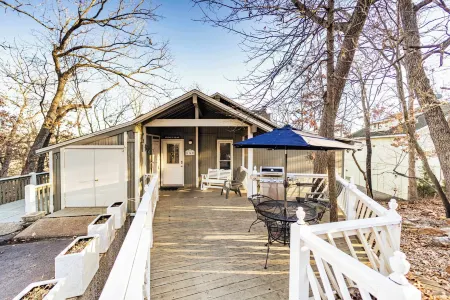 Serenity Now Quiet 4 Bdr Next to Margaritaville! Отели в г. Осейдж Тауншип