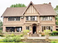 The Sleeping Bao B&B Hotels in Pietermaritzburg