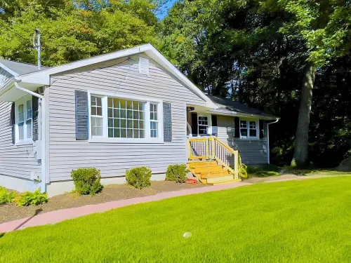 Luxury, New, Quiet - King Beds, 5 minutes to Mohegan Sun Hotels in Montville