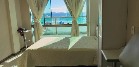 Charming and cozy apartment with sea view and sunrise