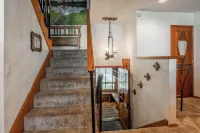 Slopeside Retreat at Mammoth Mountain, Ski-in\Ski-out at Canyon Lodge