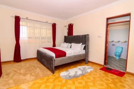 Spacious 4-bedroom apartment in Naivasha close to Hells Gate National Park Отели рядом с достопримечательностью «Lakes NAIVASHA - Crescent Island»
