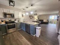 A Spacious Townhome in Newton - Unit C Hotels in Newton