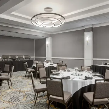 Doubletree by Hilton Fort Myers at Bell Tower Shops
