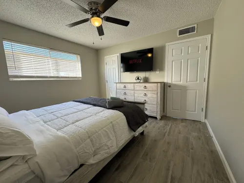 Glenmeadow Retreat 2BR Sleeps 6!