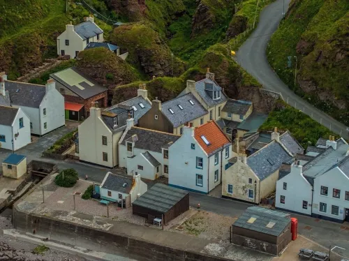 Cosy fisherman's cottage on the Pennan seafront.