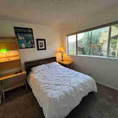 Spacious 3-bedroom townhome in enchanting Avalon, Catalina Island Rooms
