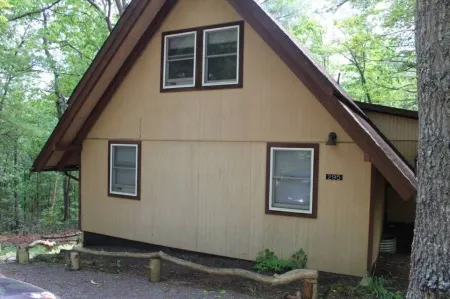 Cheerful chalet retreat in Bayse VA, Bryce resort