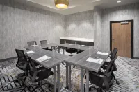 Hilton Garden Inn Hays - bar