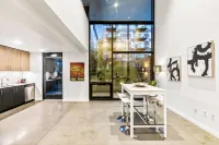 Urban Loft in Redmond Core Hotels in Redmond