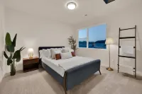 Spacious Lakeside Lights home, serene neighbor in American Fork near the Trax. Hotels in American Fork