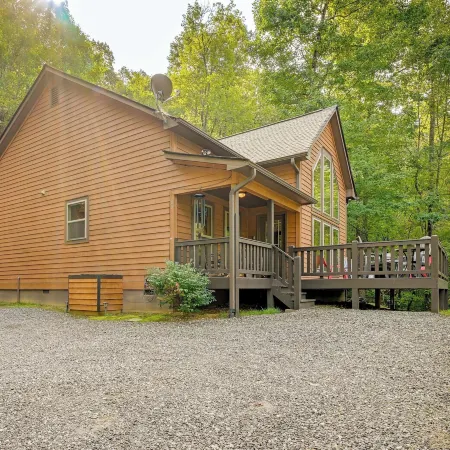Bright Bryson City Cabin w/ Fire Pit & Hot Tub!
