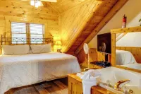 Pigeon Forge Vacation Rental 1 Mi to Dollywood - Tiny houses