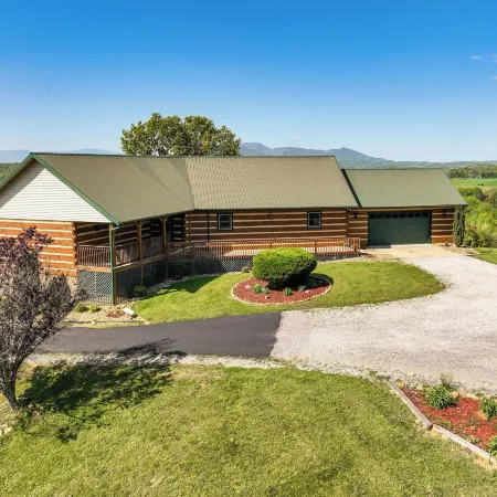 Panoramic Mtn Views: Spacious Tennessee Home!