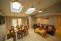 Banwell-luxury 4 bedroom cottage in Oxfordshire: families, groups, pets, wi-fi