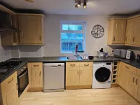 Charming 2-bedroom apartment in Quedgeley with WiFi access