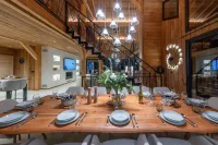 CHALET JERI 12Pers Swimming pool Jacuzzi Sauna ! South-facing chalet in Serre Chevalier