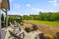 Luxury Airstream Glamping Unit 1 of 6, On-Site Hiking, Private Hot Tub and Sauna