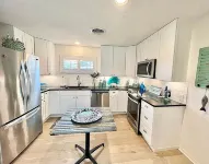 Charming 3-bedroom house in Port O'Connor w. view, 1 min to beach, pet friendly