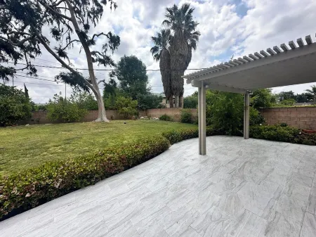 Spacious 5-bedroom house in enchanting Northridge with WiFi, AC Отели рядом с достопримечательностью «Ботаник Гарден»