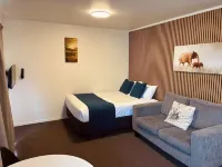 Summer Inn Motel فنادق في Orewa