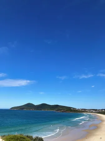 2 minutes walk to lakeSERENITY Centrally located Отели рядом с достопримечательностью «Camp Elim»